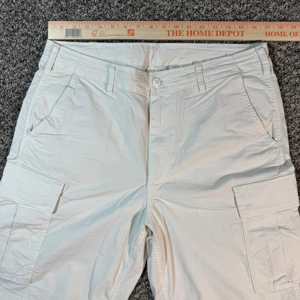 Uniqlo Mens Size 34 Cargo Shorts Off White Cream